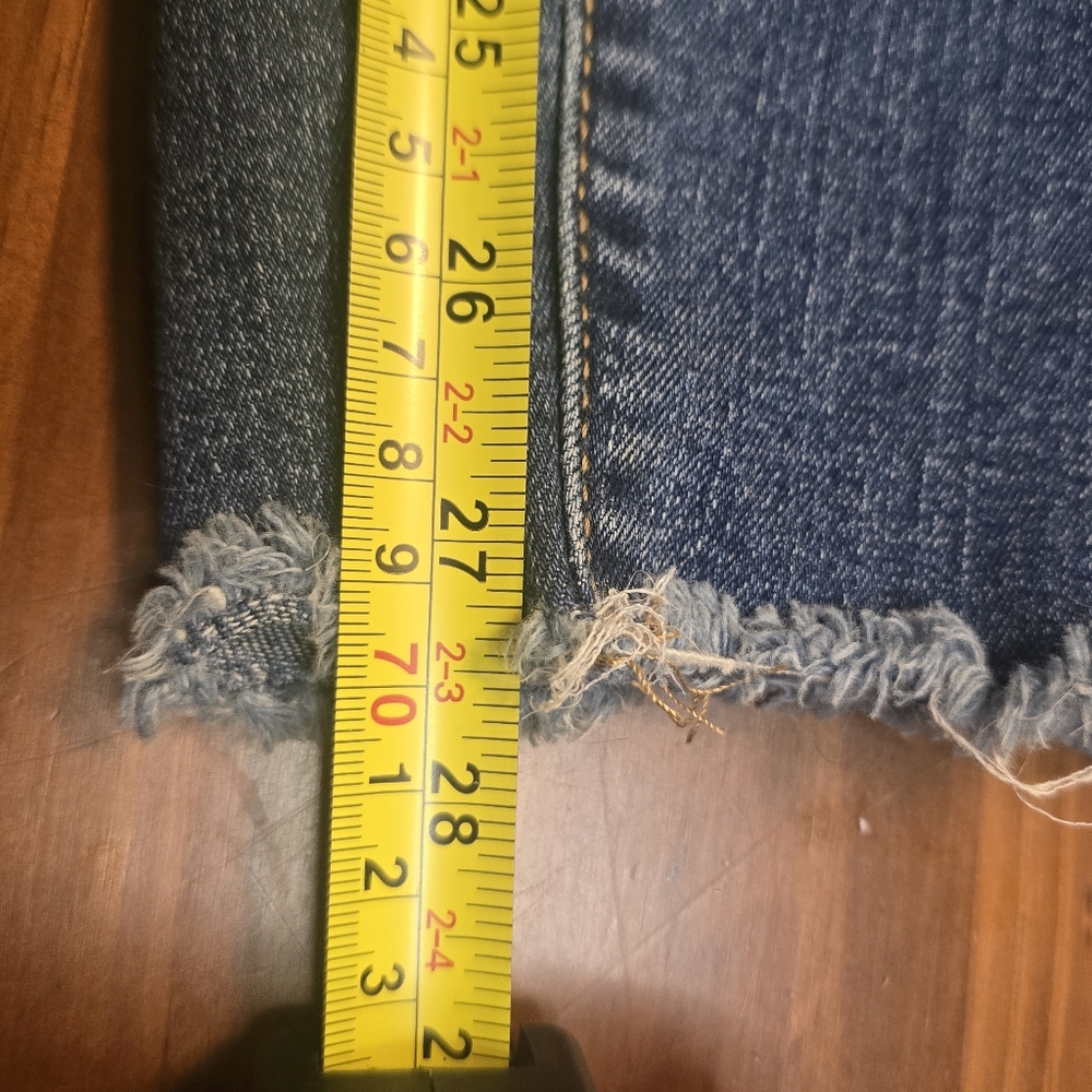 Ava & Viv Women's 18W Distressed Blue Jean Denim Capris - Picture 9 of 10